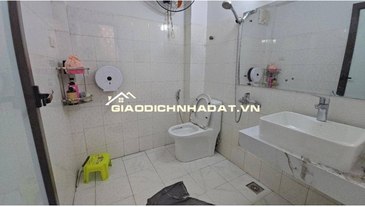 Bán nhà Thái Thịnh 35m 4 tầng MT4.3m lô góc, kinh doanh hơn 13 tỷ.